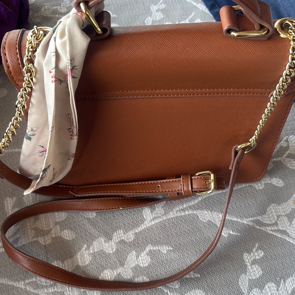 Steve Madden Brown Shoulder Bag with Gold Accents - Picture 5 of 5